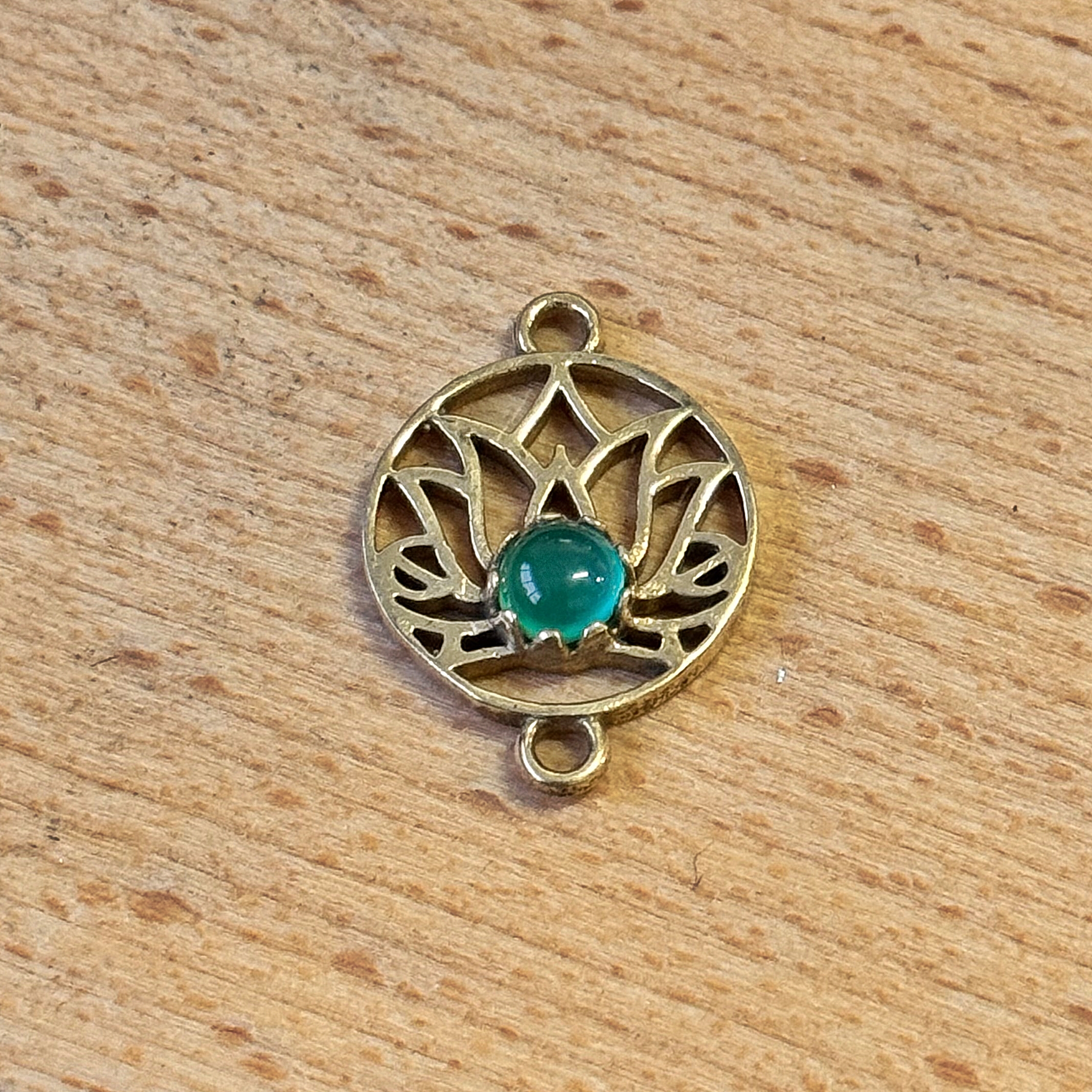 Connettore Fiore Loto tondo Agata smeraldo