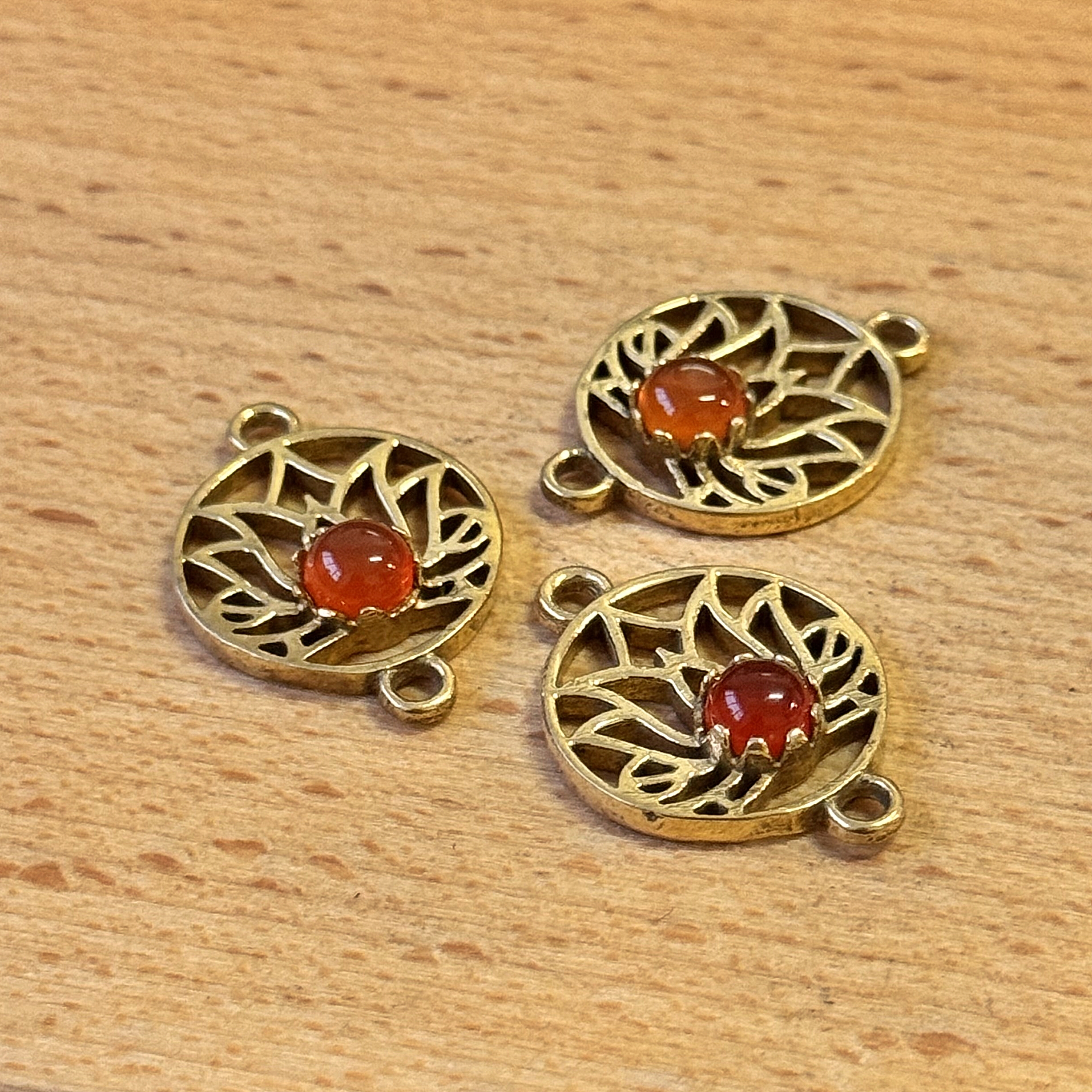 Connettore Fiore Loto tondo Corniola laterale