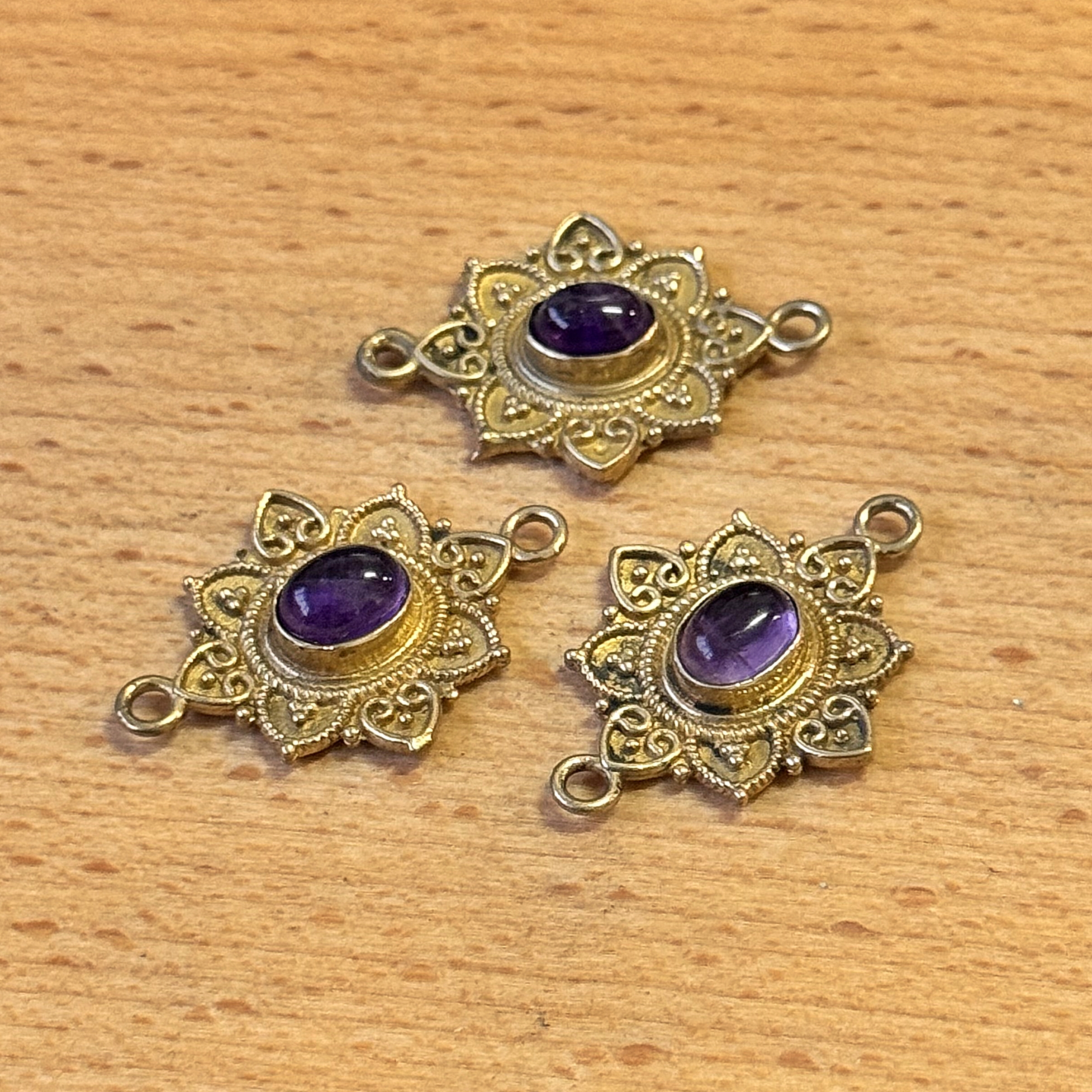 Connettore Ovale decorato Ametista particolare