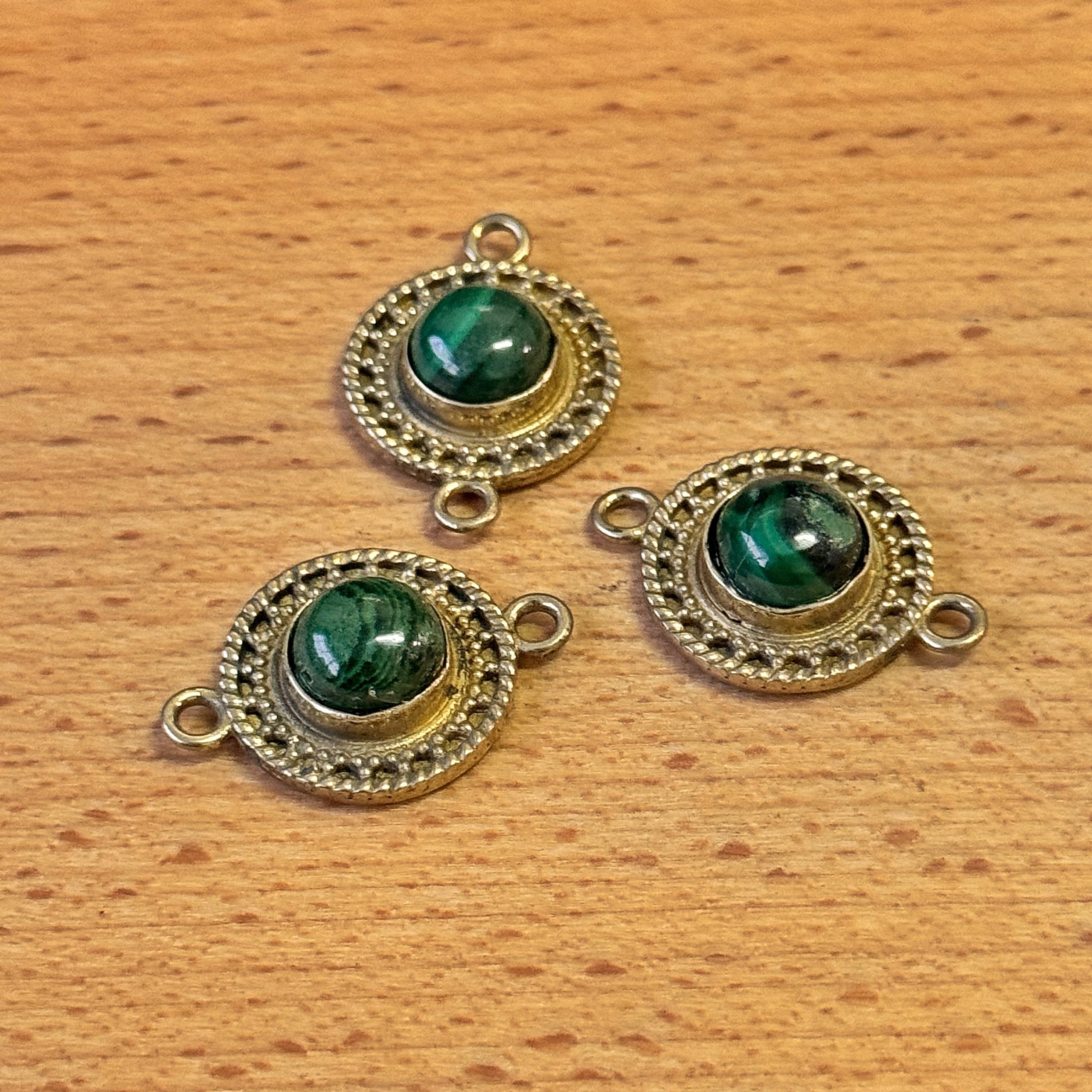 Connettore tondo Malachite particolare