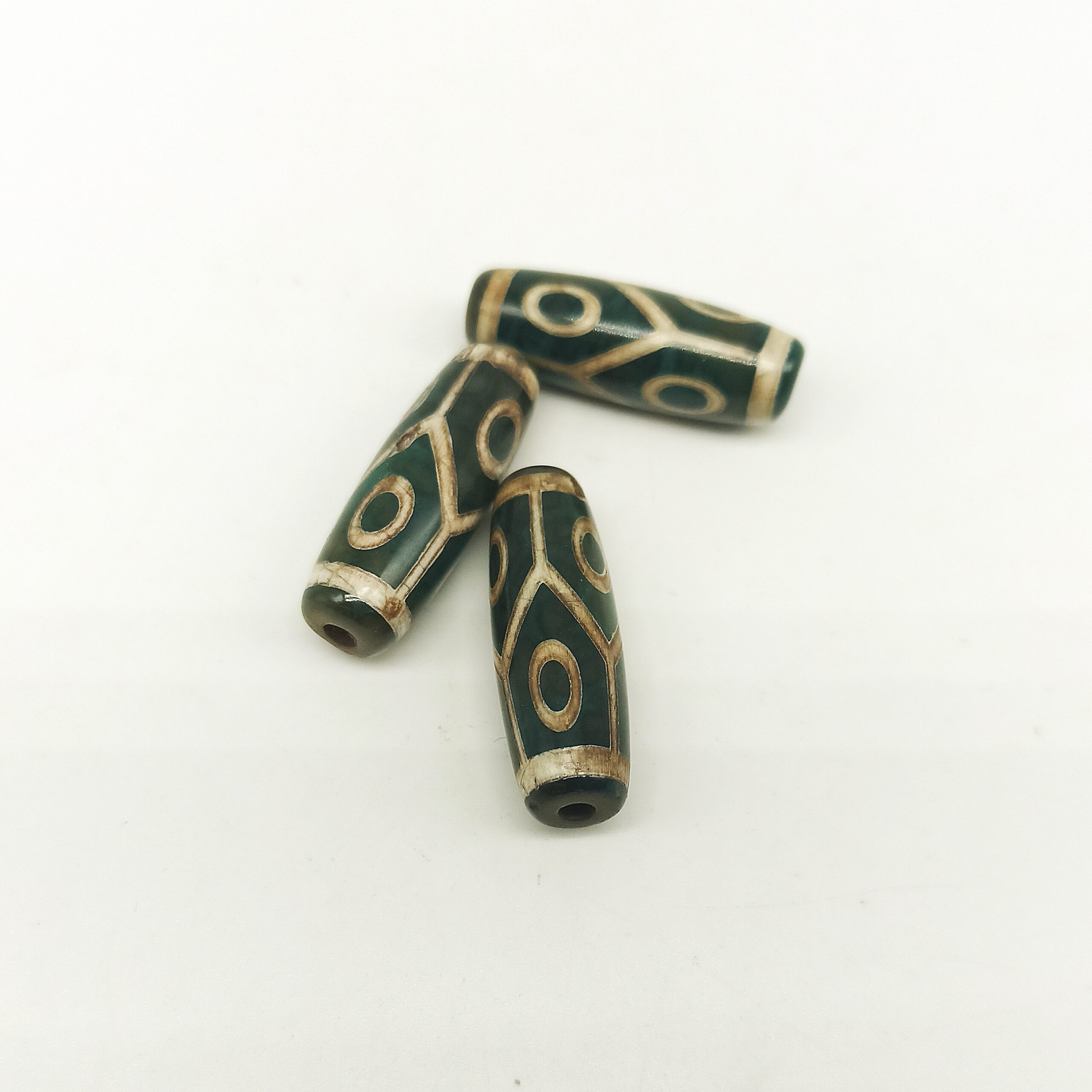 Tibetana Barilotto 6 occhi linee verde