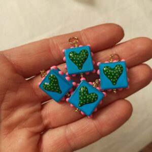 Alternative view of Ciondolo cuore azzurro quadrato in ceramica e acciaio