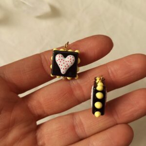 Ciondolo cuore nero quadrato in ceramica e acciaio