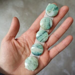 Cabochon tondo grande Onice verde striato