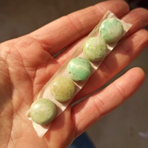 Cabochon tondo piccolo Onice verde striato