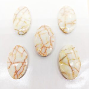 Alternative view of Cabochon ovale grande Onice bianco