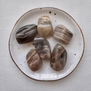 Alternative view of Pietra di Luna Rosa Burattata