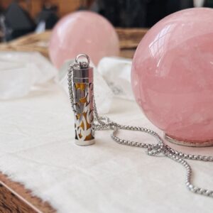 Alternative view of Collana Bottiglietta per Aromaterapia Fiori