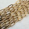 Catenina girocollo maglia graffetta acciaio dorata particolare della maglia