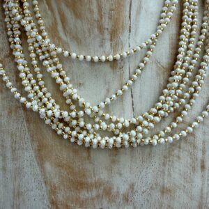 Catenina in Cristallo Sfaccettato 3 mm Bianca indossata da 40 cm