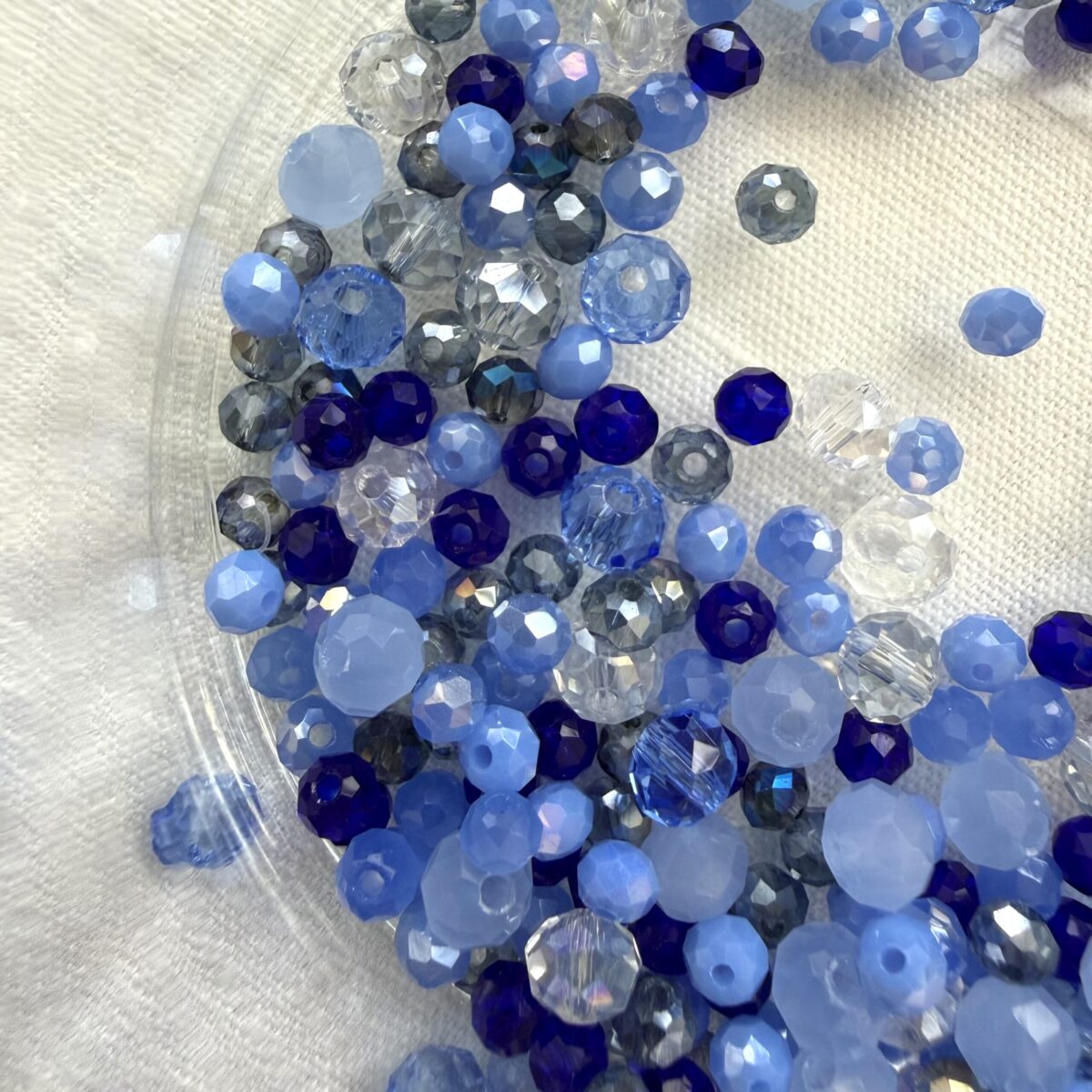 Mix Mezzi Cristalli Sfaccettati 4 e 6 mm Blu - foro 0.8