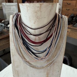 Collana Girocollo in Cordino Sintetico Intrecciato con Chiusura Acciaio Dorato o Argentato